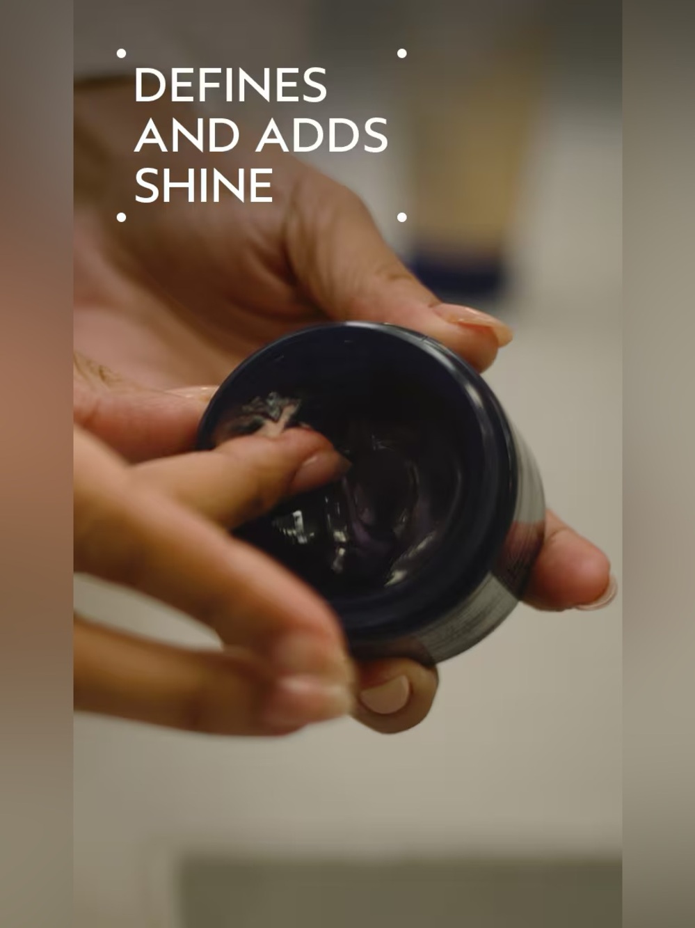Aveda Brilliant Humectant Pomade - Picture 3 of 5